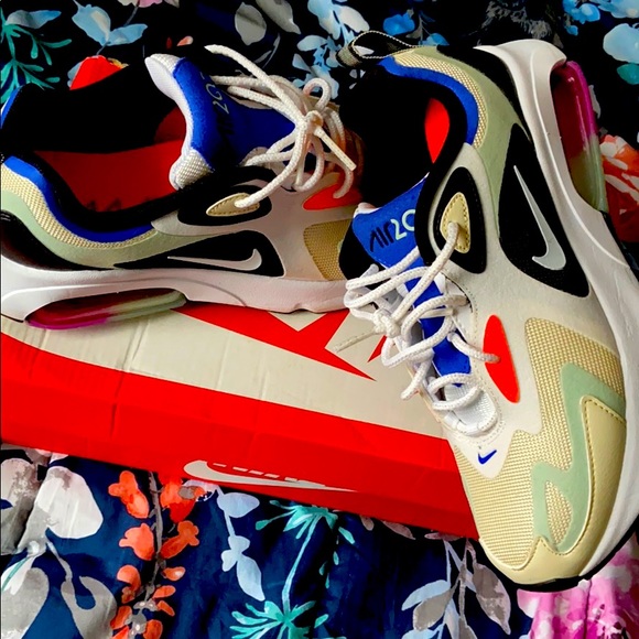 Nike Shoes - Air Max 200